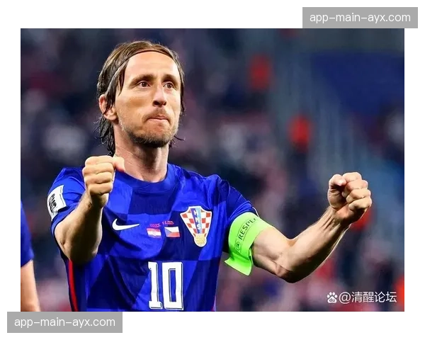 人物特写:36岁莫德里奇如何通过预判和一脚出球维持顶级转换贡献 人物特写:36岁莫德里奇如何通过预判和一脚出球维持顶级转换贡献